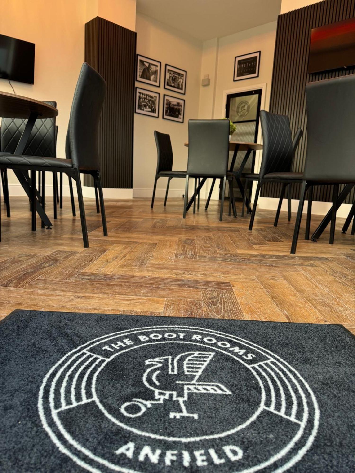 The Boot Rooms Anfield 利物浦 外观 照片