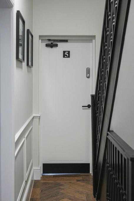 The Boot Rooms Anfield 利物浦 外观 照片