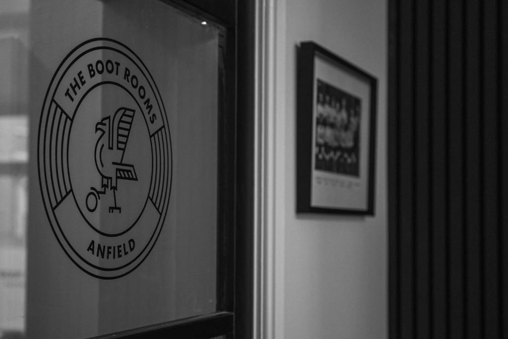 The Boot Rooms Anfield 利物浦 外观 照片